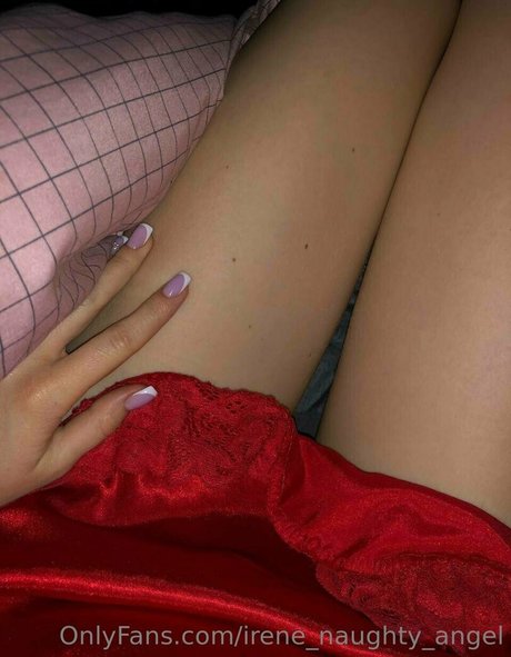 Foto di nudo di fuga di OnlyFans di Irenenaughtyangel