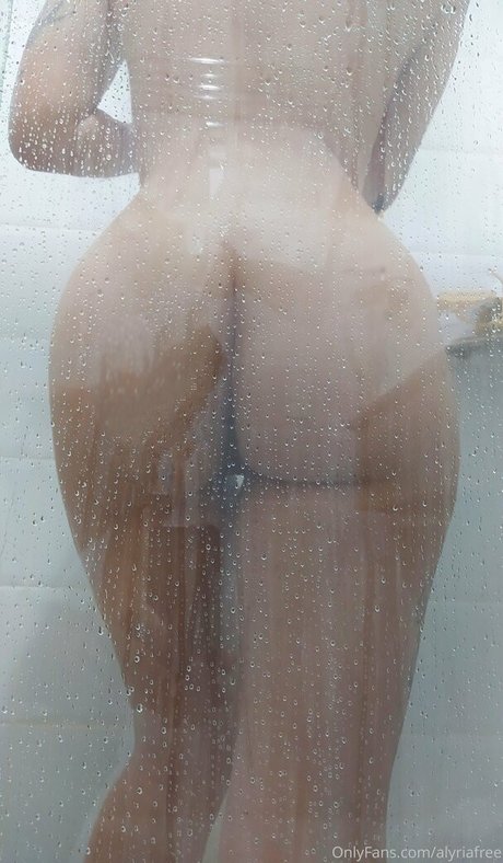 Foto di nudo di fuga di OnlyFans di Alyriafree