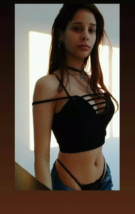 Foto di nudo di fuga di OnlyFans di Mileey Vigo