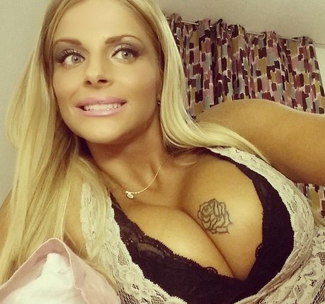 Foto di nudo di fuga di OnlyFans di Francesca Cipriani