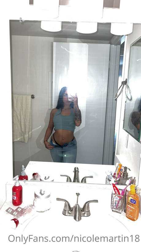 Foto di nudo di fuga di OnlyFans di Lilibaby18