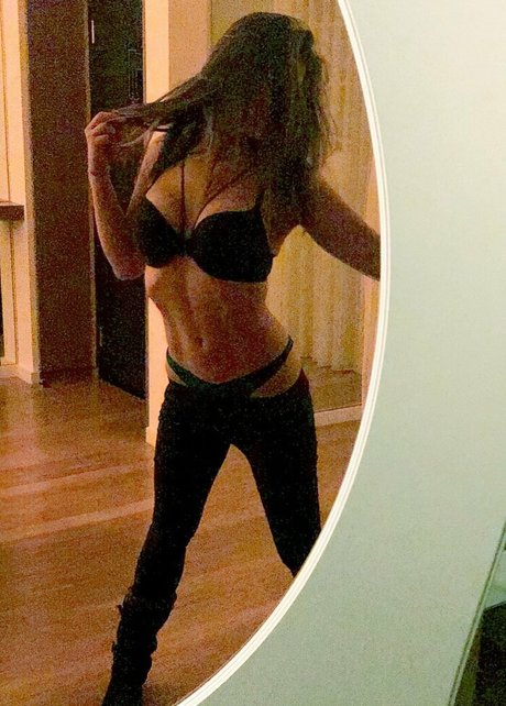 Foto di nudo di fuga di OnlyFans di Meisha Tate