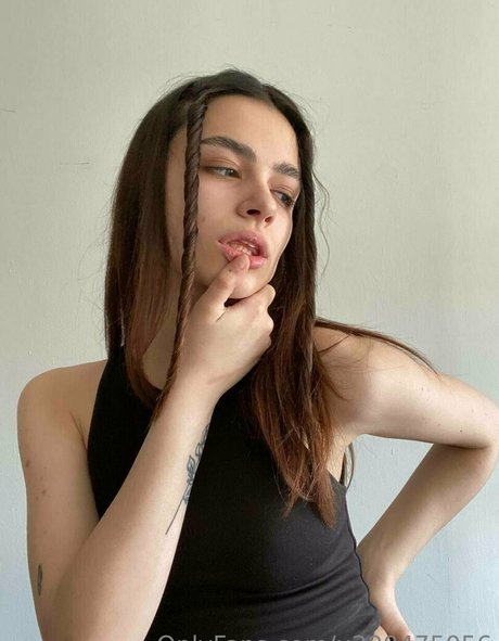 Foto di nudo di fuga di OnlyFans di Wednesdayadd