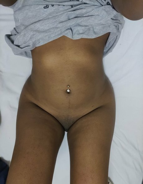 Foto di nudo di fuga di OnlyFans di Creamybrowngirl