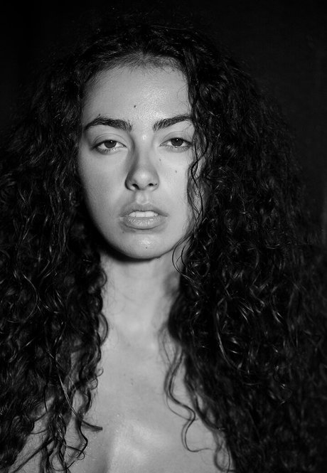Foto di nudo di fuga di OnlyFans di Veronica Manzo