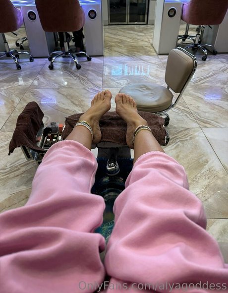 Foto di nudo di fuga di OnlyFans di Alyagoddess