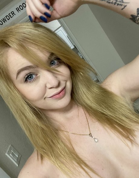Foto di nudo di fuga di OnlyFans di Nikole Nash