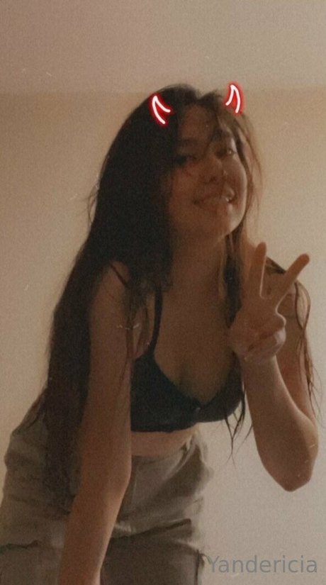Foto di nudo di fuga di OnlyFans di Yandericia