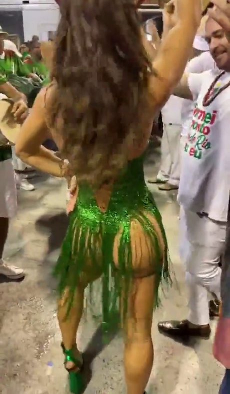 Foto di nudo di fuga di OnlyFans di Paola Oliveira