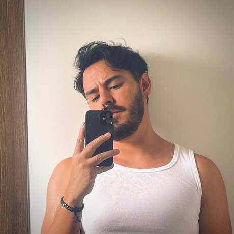 Foto di nudo di fuga di OnlyFans di Juan On Fire