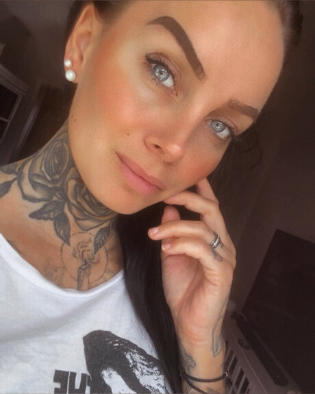 Foto di nudo di fuga di OnlyFans di Anna