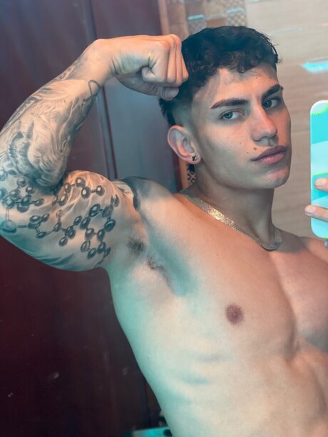 Foto di nudo di fuga di OnlyFans di Dima Alejandro