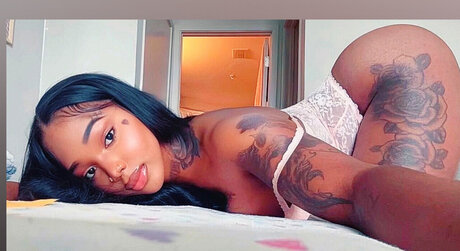 Foto di nudo di fuga di OnlyFans di 