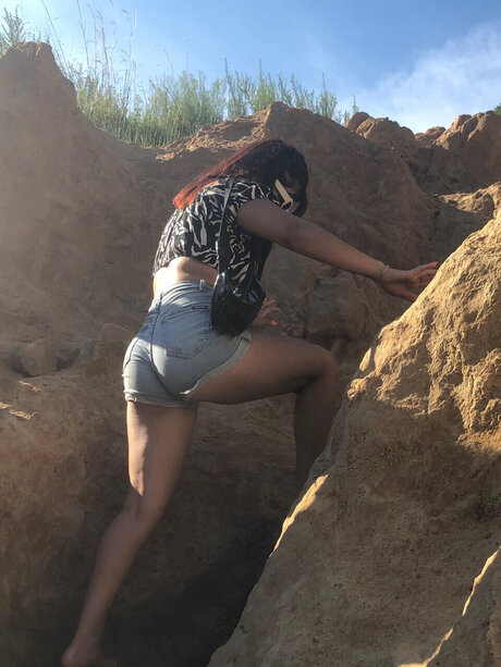 Foto di nudo di fuga di OnlyFans di Ariana Red 