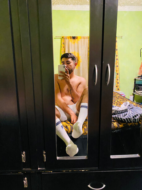 Foto di nudo di fuga di OnlyFans di Luis Arias