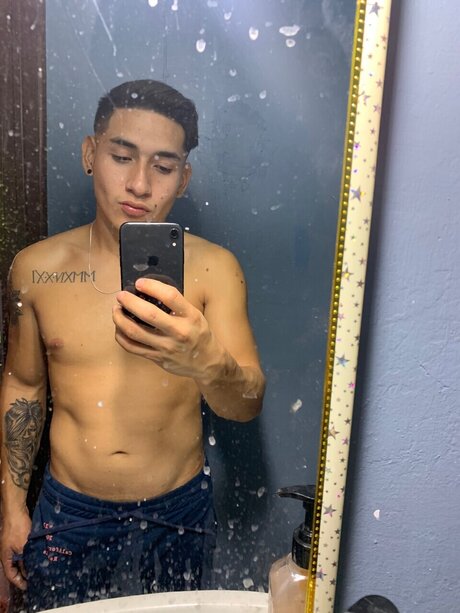 Foto di nudo di fuga di OnlyFans di Aldayr Arellano