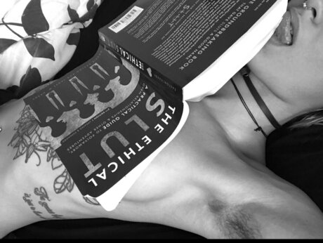 Foto di nudo di fuga di OnlyFans di Ash