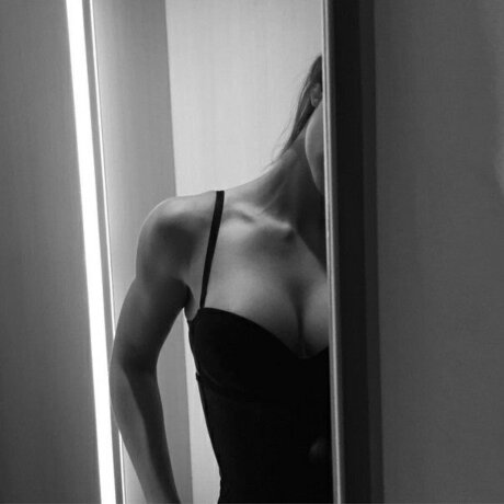 Foto di nudo di fuga di OnlyFans di Ira18