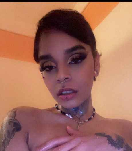 Foto di nudo di fuga di OnlyFans di Raven