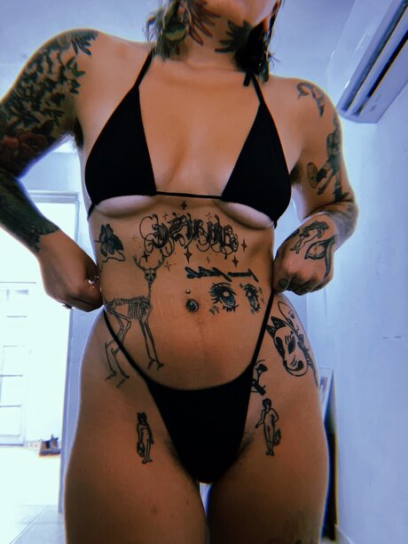 Foto di nudo di fuga di OnlyFans di Vaporwavebabe
