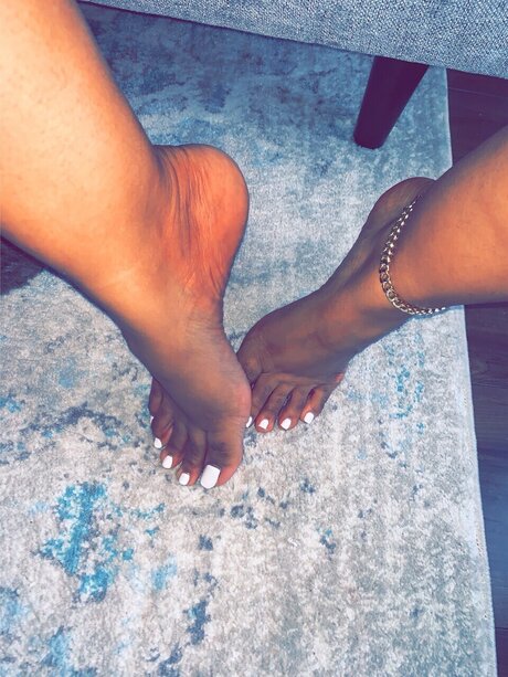 Foto di nudo di fuga di OnlyFans di Feetee