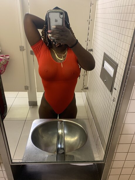 Foto di nudo di fuga di OnlyFans di Jazmine Brown