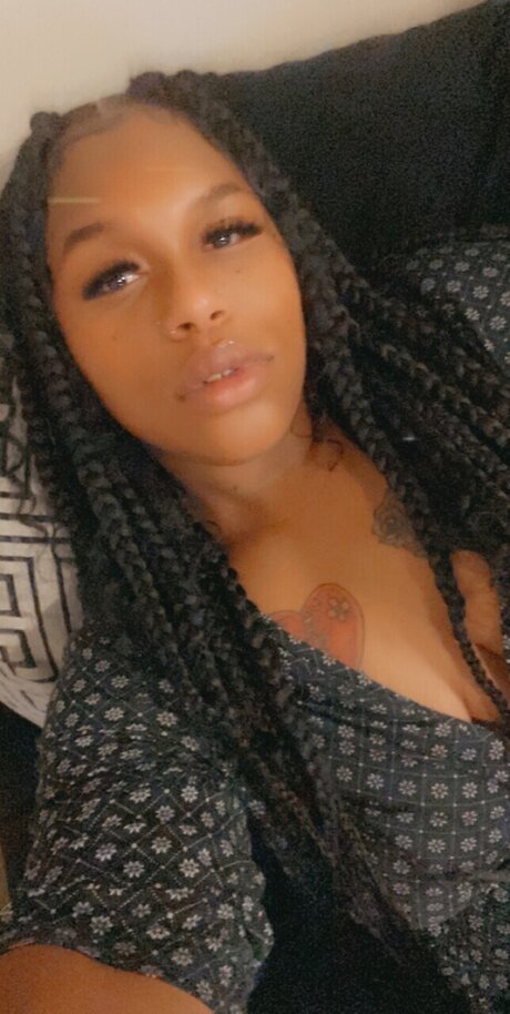 Foto di nudo di fuga di OnlyFans di Voluptuous V