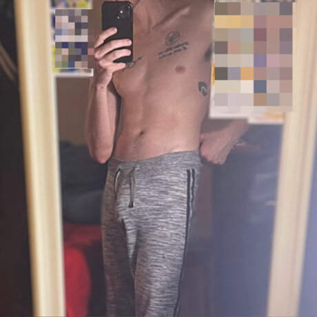 Foto di nudo di fuga di OnlyFans di Throbbin Hood