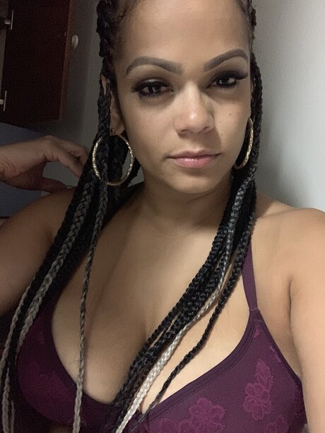 Foto di nudo di fuga di OnlyFans di Ojos Brujos