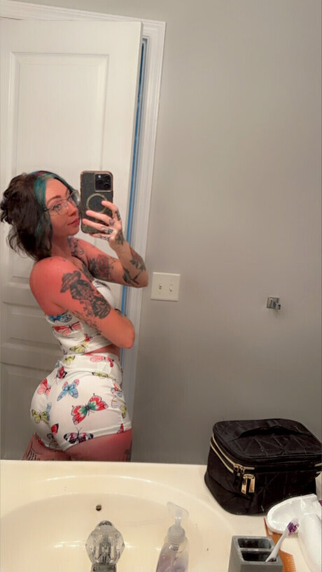 Foto di nudo di fuga di OnlyFans di Kay