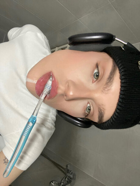 Foto di nudo di fuga di OnlyFans di Lukas