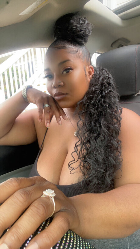 Foto di nudo di fuga di OnlyFans di Sweetcaramel93