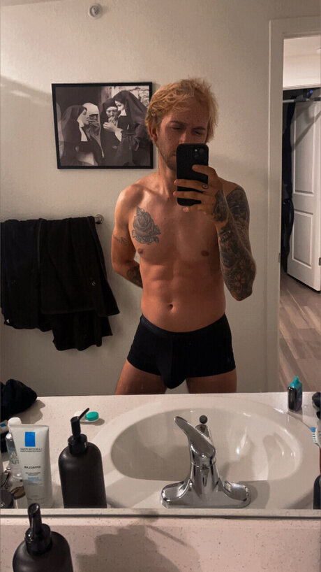 Foto di nudo di fuga di OnlyFans di 
