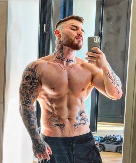 Foto di nudo di fuga di OnlyFans di Martinez Fame