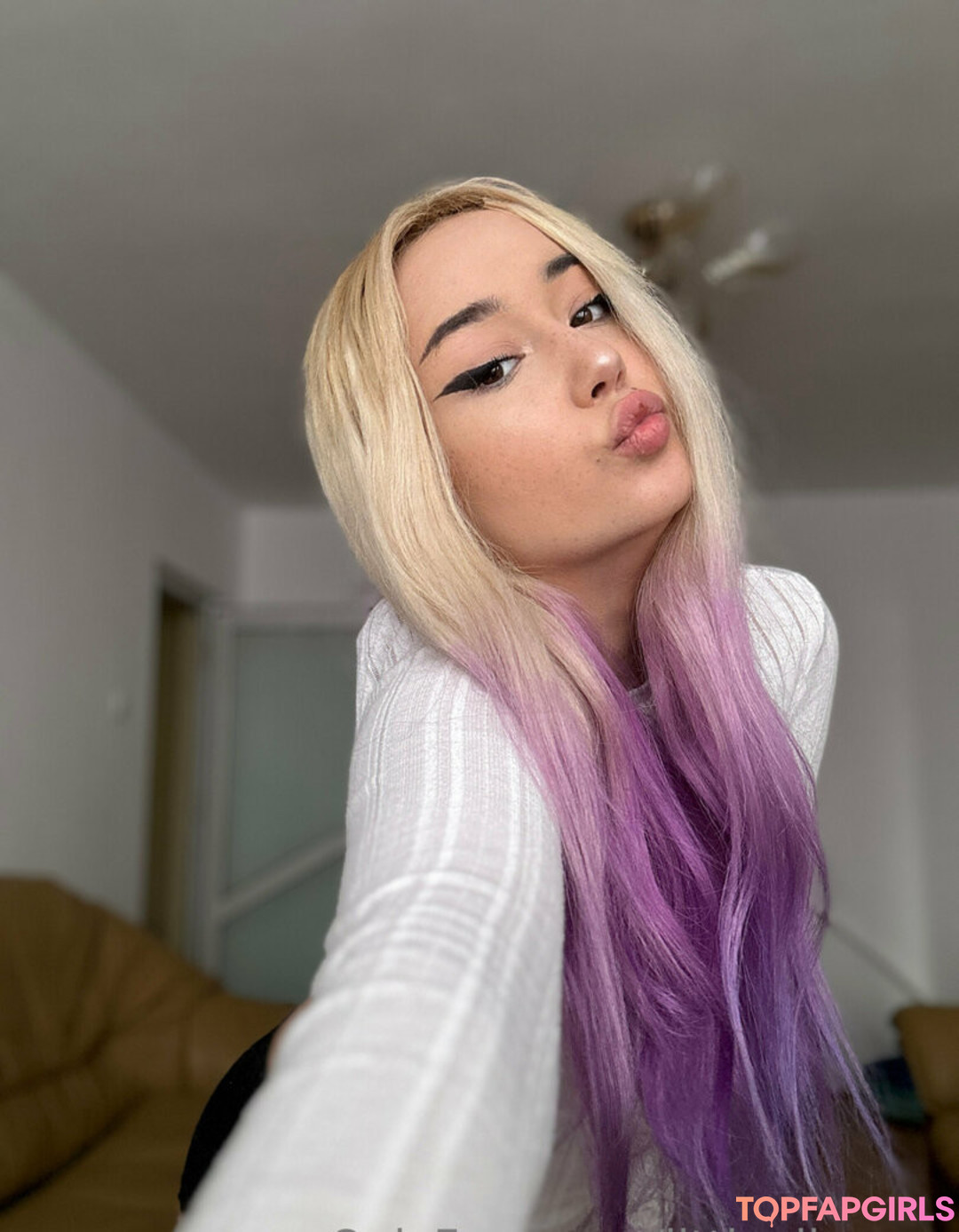 Foto di nudo di fuga di OnlyFans di Littlealicexxx #34 Foto di nudo di fuga di OnlyFans di Littlealicexxx #34