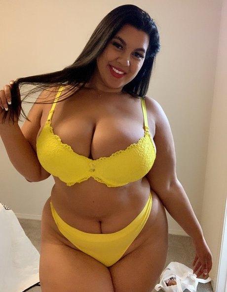 Foto di nudo di fuga di OnlyFans di Buttercream19