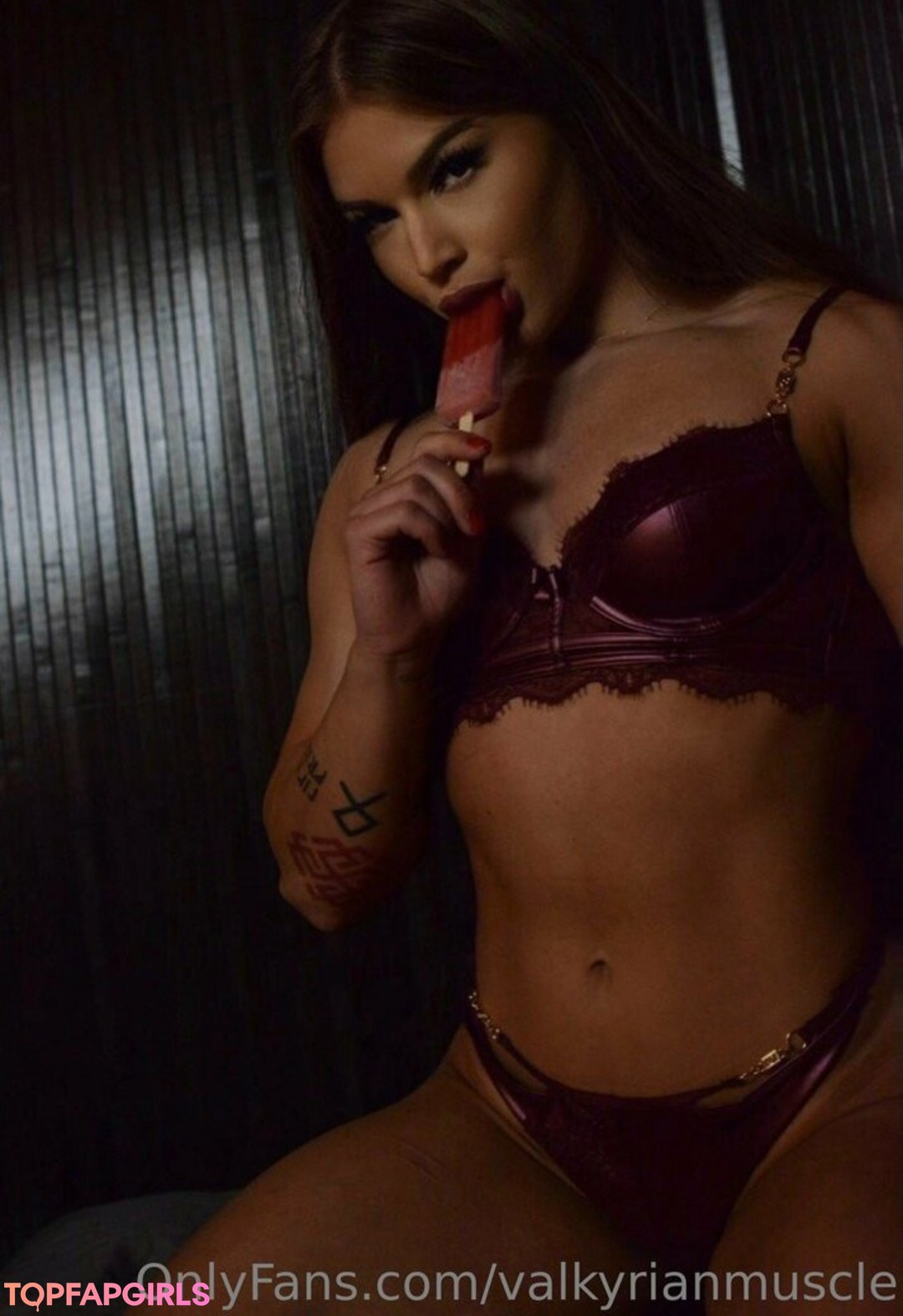 Foto di nudo di fuga di OnlyFans di Valkyrianmuscle #11 Foto di nudo di fuga di OnlyFans di Valkyrianmuscle #11