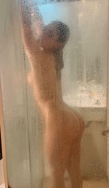 Foto di nudo di fuga di OnlyFans di Agus Rozas