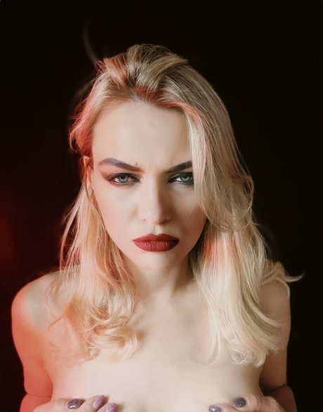 Foto di nudo di fuga di OnlyFans di Anastasyiaqueen