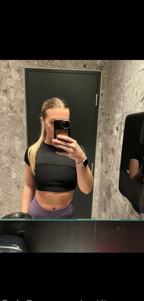 Foto di nudo di fuga di OnlyFans di Petitesexysilje