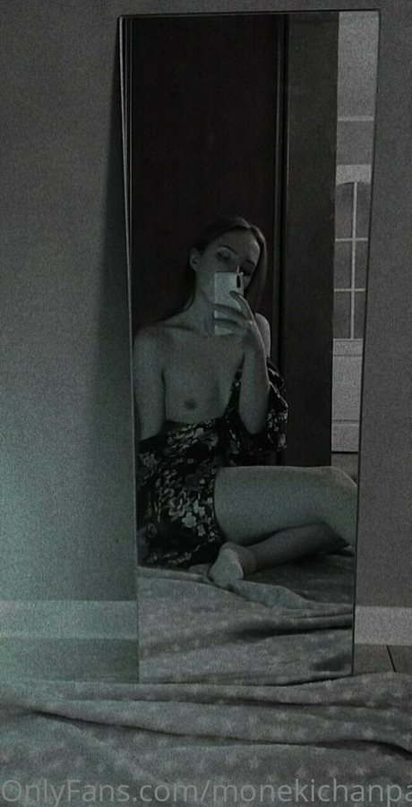 Foto di nudo di fuga di OnlyFans di Moneki