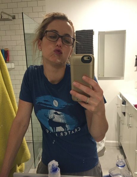 Foto di nudo di fuga di OnlyFans di Iliza Shlesinger