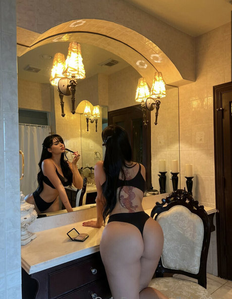 Foto di nudo di fuga di OnlyFans di Brigarzza