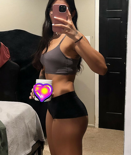 Foto di nudo di fuga di OnlyFans di Sara Rios