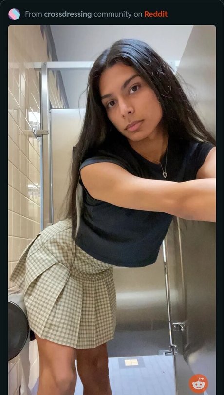 Foto di nudo di fuga di OnlyFans di Angelakira
