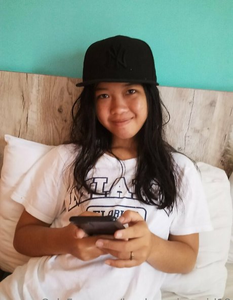Leasha_asian18