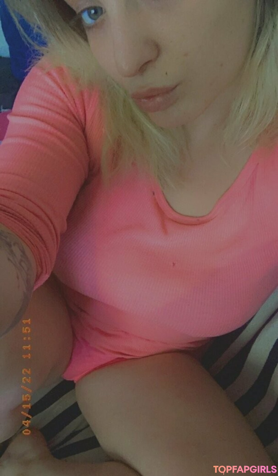 Foto di nudo di fuga di OnlyFans di Snowbunnygang420 #18 Foto di nudo di fuga di OnlyFans di Snowbunnygang420 #18