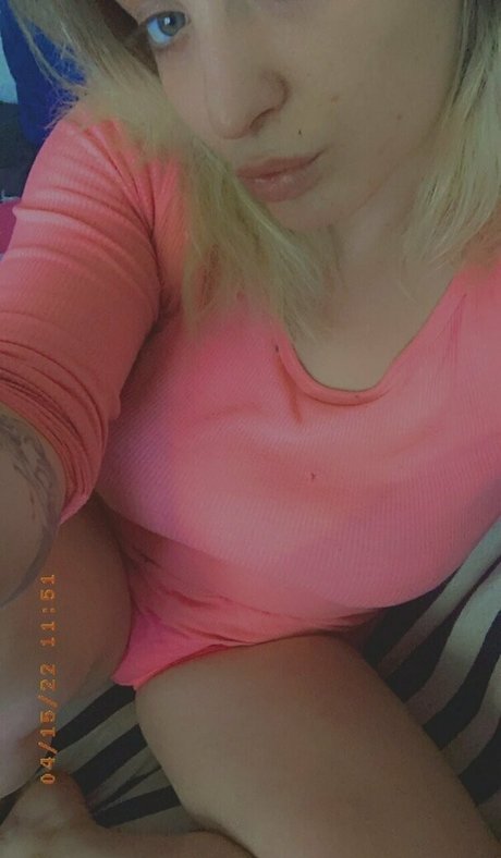 Foto di nudo di fuga di OnlyFans di Snowbunnygang420