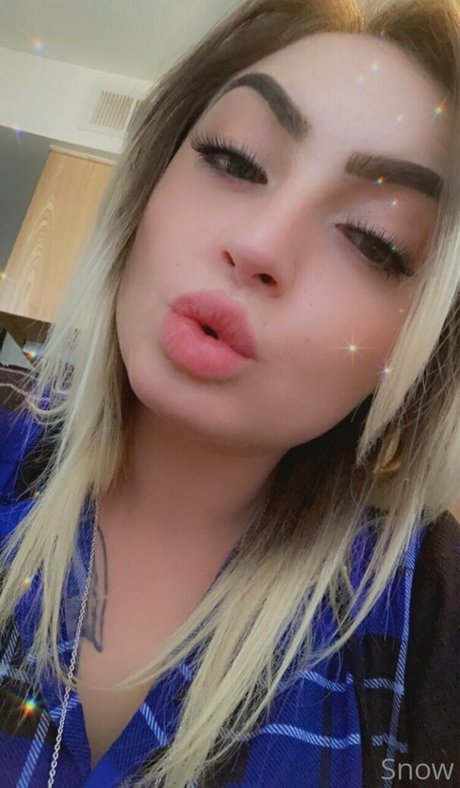 Foto di nudo di fuga di OnlyFans di Snowbunnygang420