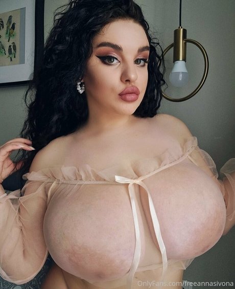 Foto di nudo di fuga di OnlyFans di Freeannasivona